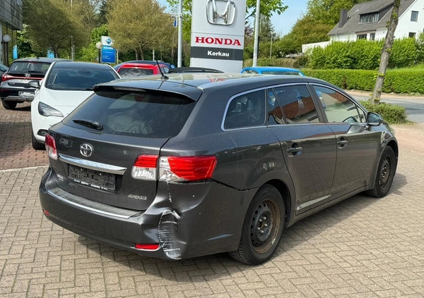 Toyota Avensis cena 42500 przebieg: 119000, rok produkcji 2014 z Karpacz małe 79